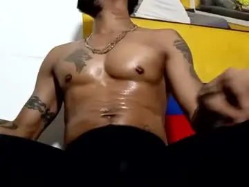 Chaturbate Live Sex Cam of lucascastrohot