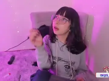 Chaturbate Live Sex Cam of arya_line