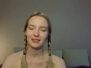 Chaturbate Live Sex Cam of tashinapetitto