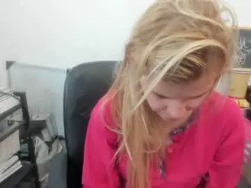 Chaturbate Adult Webcams of artsyandcraftsy_