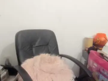 Chaturbate Sex Cam of artsyandcraftsy_