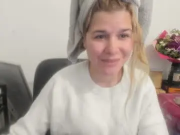 Chaturbate Sex Cam of artsyandcraftsy_
