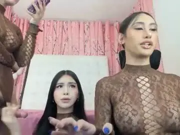 Chaturbate Live Sex Cam of bitchyfarrah_moores
