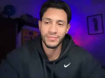 Chaturbate Watch Live Sex Cams of larry_jones