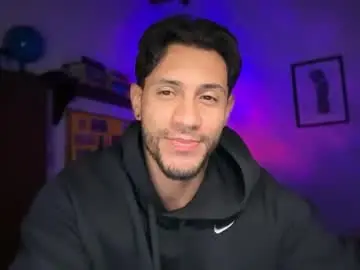 Chaturbate Watch Live Sex Cams of larry_jones