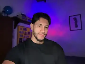 Chaturbate Nude Webcam of larry_jones