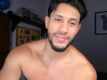 Chaturbate Nude Webcam of larry_jones