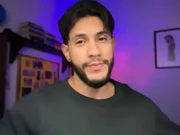 Chaturbate Live Sex Cam of larry_jones