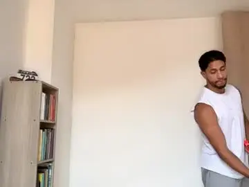 Chaturbate Nude Webcam of larry_jones
