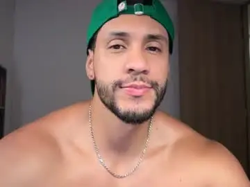 Chaturbate Live Porn of larry_jones