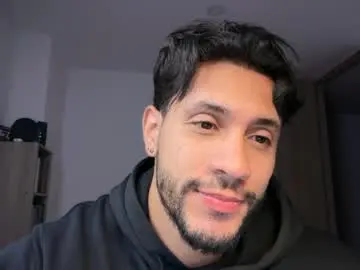 Chaturbate Live Sex Cam of larry_jones