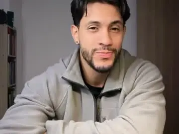 Chaturbate Live Porn of larry_jones