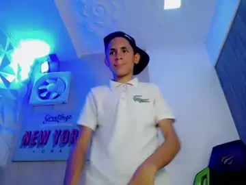 Chaturbate Live Sex of sombra_18