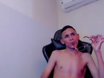 Chaturbate Adult Webcams of sombra_18