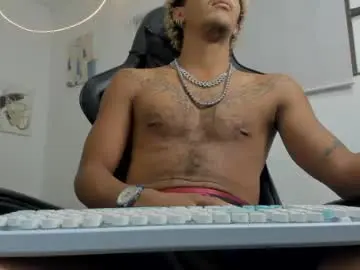 Chaturbate Live Sex Cam of linuxkell_skinny