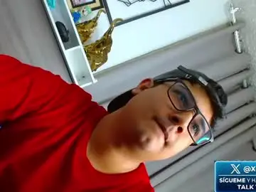 Chaturbate Live Sex Cam of xlittleb0y