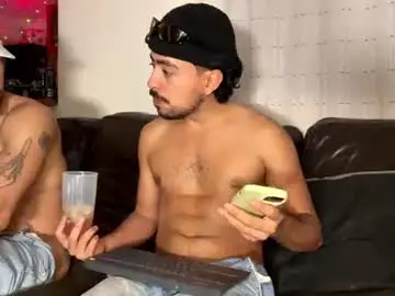 Chaturbate Live Porn of aaron_wheel