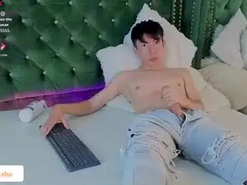Chaturbate Free Porn Cam of adrian_voss