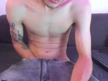 Chaturbate Live Sex Cam of henrik_senn