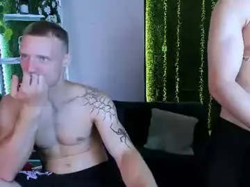Chaturbate Live Sex Cam of mike_crist