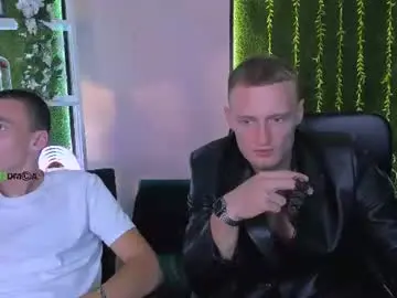 Chaturbate Live Sex Cam of mike_crist