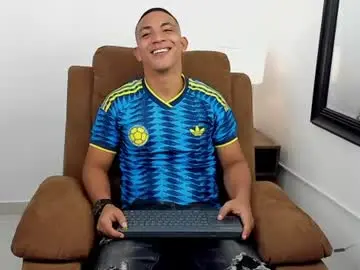 Chaturbate Best live sex cam show of chris_arthus