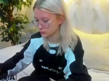 Chaturbate Live Sex Cam of nika_sm