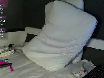 Chaturbate Live Sex Cam of fluffy_cloude