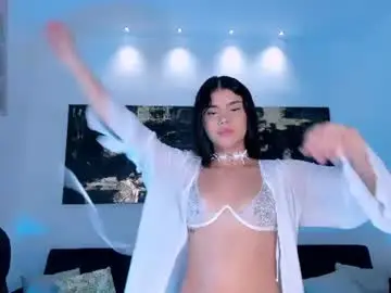 Chaturbate Best live sex cam show of mialaurence_