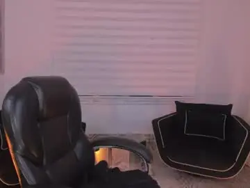 Chaturbate Watch Live Sex Cams of mialaurence_