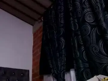 Chaturbate Live Sex Cam of zahi_willx