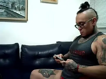 Chaturbate Sex Chat of ayrton_naffah2