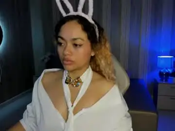 Chaturbate Live Sex Cam of curlymami_
