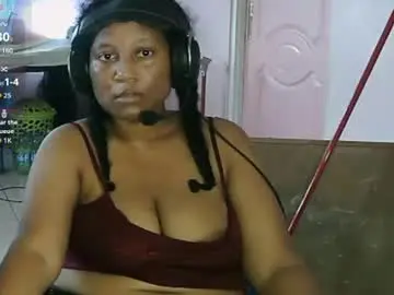 Chaturbate Live Sex Cam of eirondra_valeen