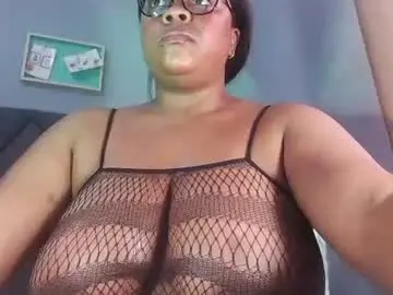 Chaturbate Live Sex Cam of queenrachelbrown
