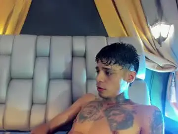 Chaturbate Live Sex Cam of yeidonn