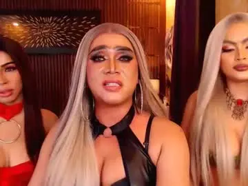 Chaturbate Live Sex Cam of brattzvenice