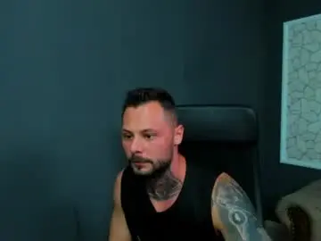 Chaturbate Live Sex Cam of brianhunts