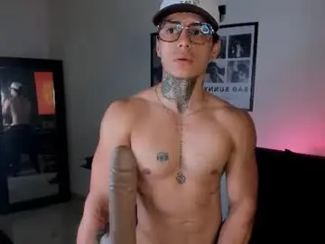 Chaturbate Watch Live Sex Cams of simon_cortes