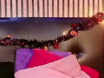 Chaturbate Live Sex Cam of hiddenhotcake