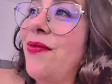 Chaturbate Live Sex Cam of anastaciabluesmilf