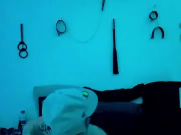 Chaturbate Free Porn Cam of alexxxzander1