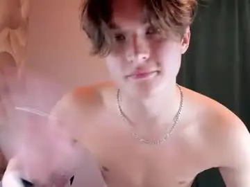 Chaturbate Live Sex Cam of ian_flor