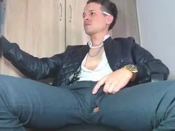 Chaturbate Sex Cam of leonal_oconer