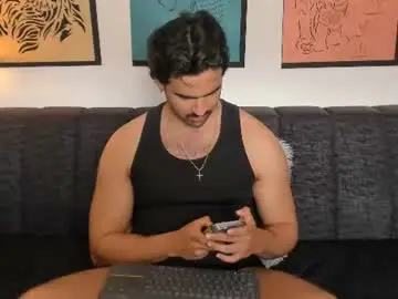 Chaturbate Watch Live Sex Cams of bradleymartin7