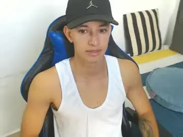 Chaturbate Live Sex of jake_shadow14