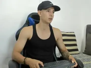 Chaturbate Live Sex Cam of jake_shadow14