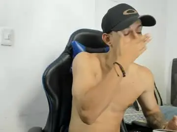 Chaturbate Live Sex Cam of jake_shadow14