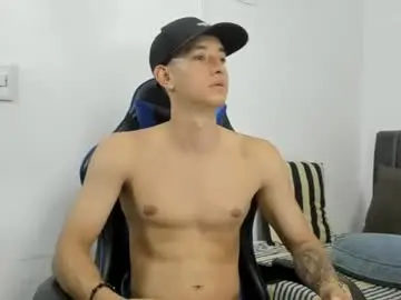 Chaturbate Live Sex Cam of jake_shadow14