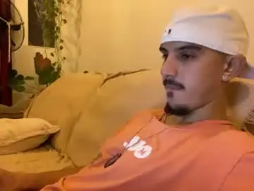 Chaturbate Live Sex Cam of aelucius